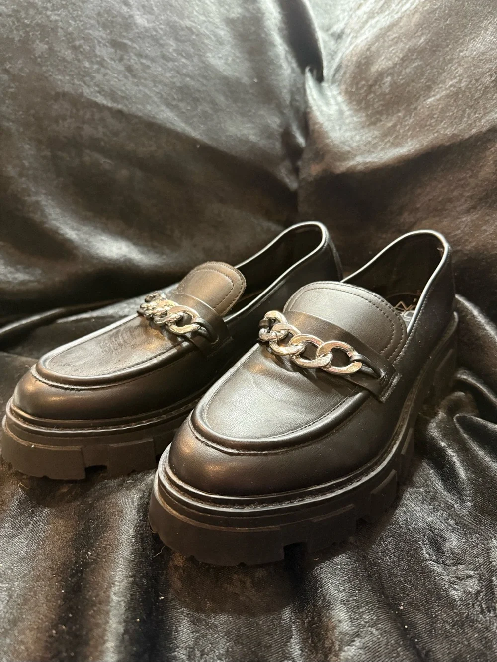 Black Chunky Chain Loafers – Women’s Size 11
